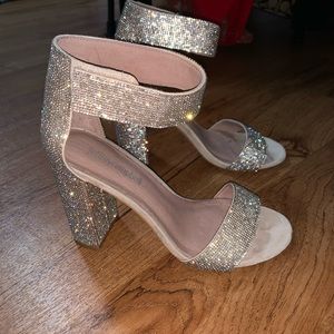 Sparkle heels ✨